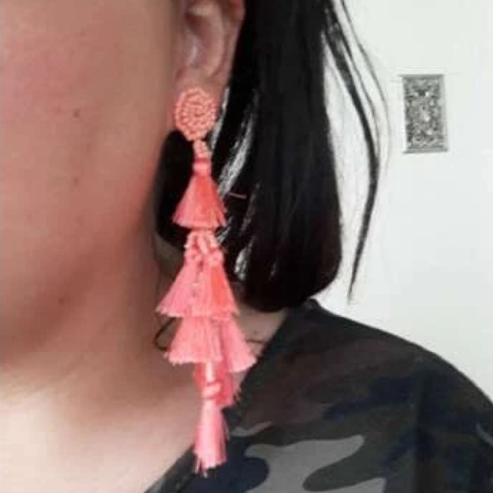 🔥3/$20🔥Beaded Tassel Tiered Drop Earrings - Picture 4 of 4